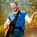 Chris Martin de la Coldplay își reia alter-ego-ul Karaoke la „Fallon”