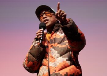 Proiecția din Londra „Piece By Piece” a lui Pharrell Williams a fost întreruptă de protestatarii pentru drepturile animalelor