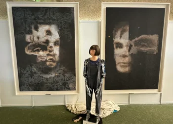 Roboții umanoizi intră în lumea artei