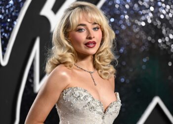 Sabrina Carpenter se îmbracă în Sandy de la „Grease” pentru Halloween
