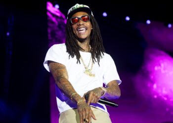 Wiz Khalifa îl certa pe un fan pentru că i-a aruncat cu bani: „Nu sunt stripteuză”