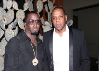 Jay-Z a fost acuzat că a violat un copil de 13 ani cu Sean „Diddy” Combs în 2000, într-un proces reînnoit