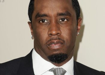 Sean „Diddy” Combs îl dă în judecată pe omul care spune că are imagini care documentează agresiuni sexuale
