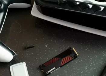 Cum să înlocuiești hard diskul în PS5 Pro: Ghid complet pentru instalarea unui SSD M.2