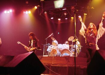 Fanii reacționează pentru a se grăbi pentru biletele de concerte finale din Black Sabbath