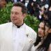 Grimes le cere oamenilor să „înceteze să posteze imagini cu copilul meu de pretutindeni” după ce Elon Musk White House White Images Viral
