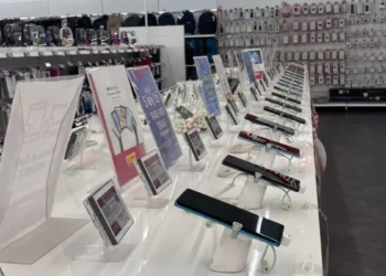 stand telefoane 1 67a1104ad9083