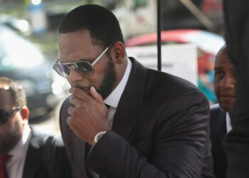 R. Kelly a refuzat apelul de rachetă federală și condamnare la trafic de sex și pedeapsă de 30 de ani de închisoare