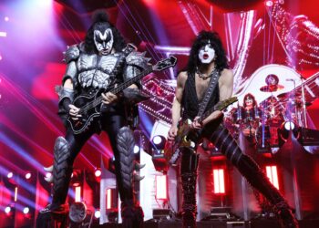 Kiss confirmă oficial primul show live de la finalizarea turneului lor de rămas bun