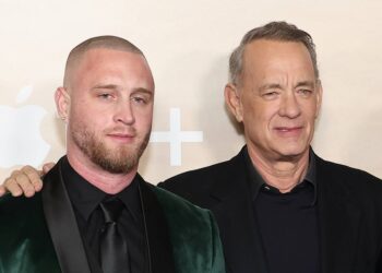 Tom Hanks și Son Chet Recreați „Forrest Gump” pentru nou video muzical