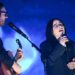Urmăriți Billie Eilish să interpreteze „Wildflower” la 2025 IHEARTRADIO MUSIC AWARDS
