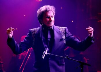 Barry Manilow anunță 2025 Turul de rămas bun din America de Nord „Ultimele concerte”