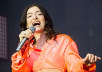 Lorde împărtășește fragment de muzică nouă: ascultați