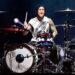 Travis Barker din Blink 182 își vinde kitul de tambur „One More Time”, Puncturile de Skate, Memorabilii și multe altele