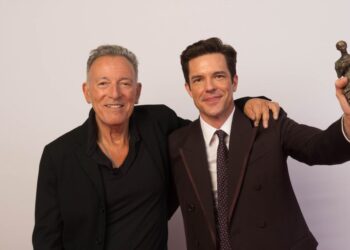 Bono solicită pace în Gaza, Springsteen salută flori la ivors