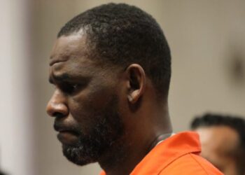 Avocații lui R. Kelly susțin că oficialii au solicitat deținutului să -l omoare