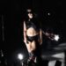 Charli Xcx Burns „Brat” în timpul setului Glastonbury