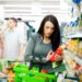 Consumatorii din România prioritizează prețul în detrimentul sustenabilității alimentare