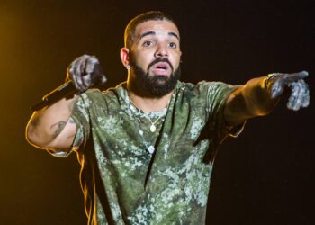 Drake împărtășește cât de mult a pierdut la pariurile de jocuri de noroc în această lună