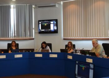 România TV, Gold FM și alți radiodifuzori, avertizați și amendați