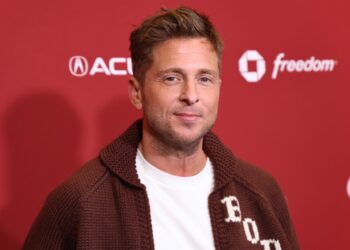 Ryan Tedder de la Onerepublic consideră că este un „super bummer” că oamenii protestează pe Trump în loc să sărbătorească 250 de ani de la Armata SUA