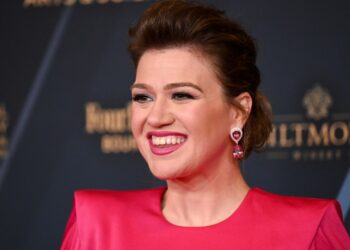Kelly Clarkson amânează deschiderea rezidenței din Vegas cu câteva ore înainte de spectacol