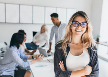 salarii de până la 15.000 lei în școlile private