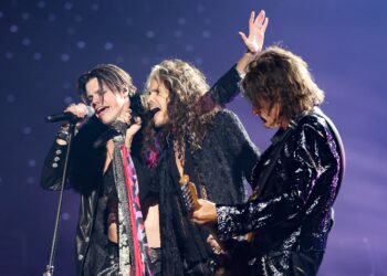 Aerosmith și YungBlud împărtășesc teaser de tip coloană vertebrală pentru nou colab „singurul meu înger”