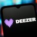Deezer dezvăluie că 28 % din muzica încărcată pe platformă este complet generată de AI
