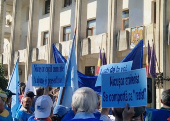 FNSA acuză premierul Bolojan de dezinformare privind concedierile din administrație