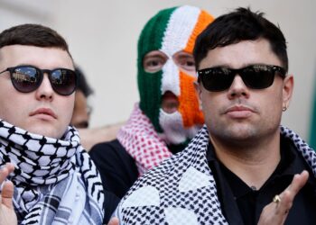 Kneecap interzis din Canada | Furcă