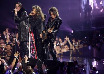 Steven Tyler, YungBlud și Aerosmith, aduc un omagiu lui Ozzy Osbourne la 2025 MTV Video Music Awards: Urmăriți