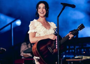 Concertul Red Rocks al lui Gracie Abrams va fi transmis în flux pe Apple Music