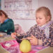 „Pâine și Mâine” ține copiii la școală – date World Vision România