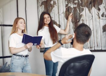 Interesul pentru joburi în străinătate scade în rândul românilor