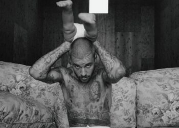 Justin Bieber prezintă o nouă muzică și spune că se simte „vulnerabil ca naiba”