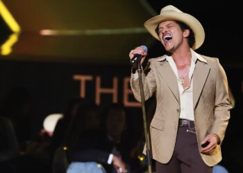 Bruno Mars va cânta la premiile Grammy 2026