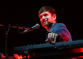 James Blake dezvăluie un turneu din America de Nord și împărtășește o nouă melodie