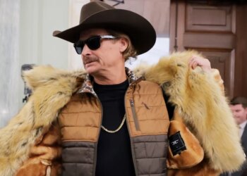 Kid Rock spune că Dumnezeu poate „tăi” mass-media pentru a raporta bilete de 5.000 de dolari