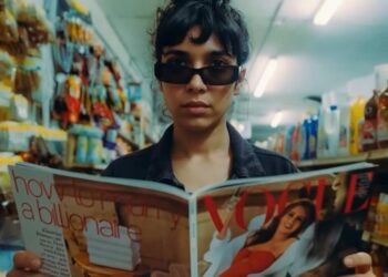 Lolita dă acum interviuri și la radio, deși nu există fizic