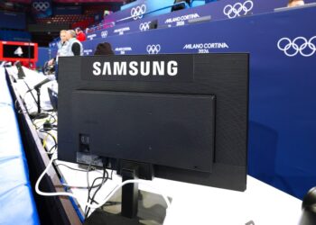 Samsung furnizează monitoare pentru arbitraj și producție TV la Milano Cortina 2026, la patinaj viteză short track