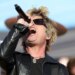 Urmărește Green Day interpretează American Idiot Medley la Super Bowl LX