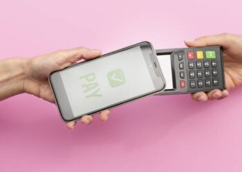 ce riscă firmele și cum se conformează